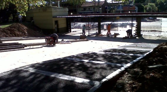 Rampa de acceso vehicular – Av. Márquez Hipódromo de San Isidro.